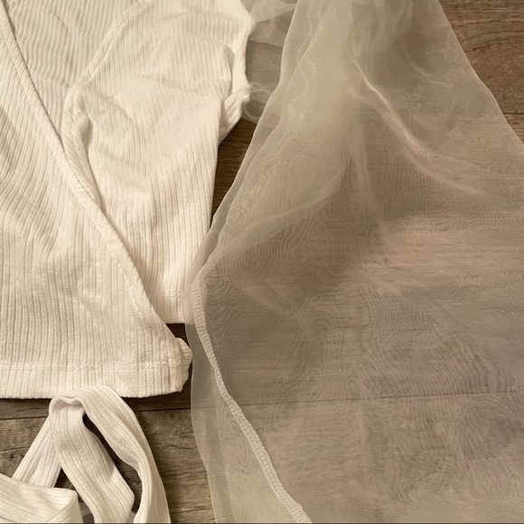 NWT Zara white wrap top with sheer organza puff sleeve - Picture 7 of 10